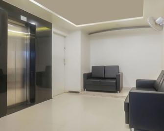 Oyo 11551 Hotel Pioneer 2 - Hinjewadi - Living room