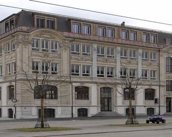 Hébergement Du Pod - La Chaux-de-Fonds - Gebäude