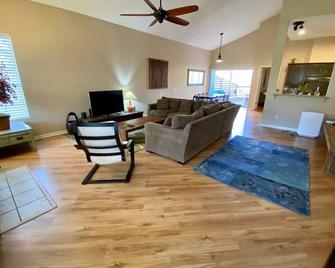 Austin Greenbelt Getaway! - McNeil - Sala de estar