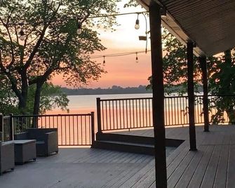 Sunset Cabin On Long Lake - Sleeps 15 - Willmar - Балкон