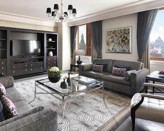 فور سيزونز هوتل موسكو - موسكو - غرفة معيشة