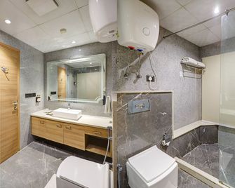 Hotel 91 Huda Premier - Gurugram - Bathroom