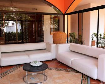 Hotel Penon Suites - Girardot - Wohnzimmer
