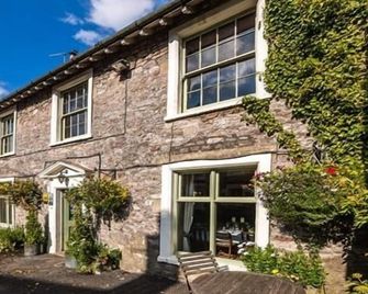 The Oakhill Inn - Shepton Mallet - Building
