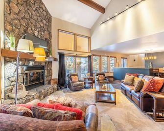 Enclave #34 by Summit County Mountain Re - Keystone - Huiskamer