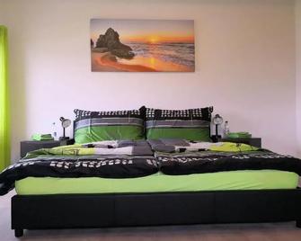 Beachin - Ins - Bedroom