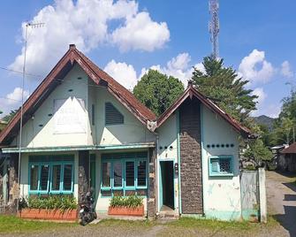 Spot On 94129 Hotel Agung Banjarnegara - Banjarnegara - Edificio