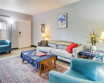 1 Mi to Unm! Albuquerque Home W/ Fire Pit & Bbq - Alburquerque - Sala de estar