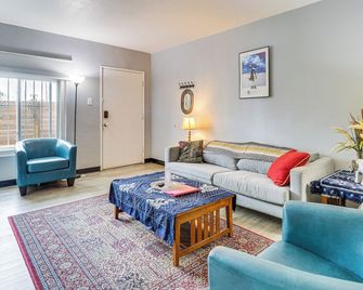1 Mi to Unm! Albuquerque Home W/ Fire Pit & Bbq - 앨버커키 - 거실