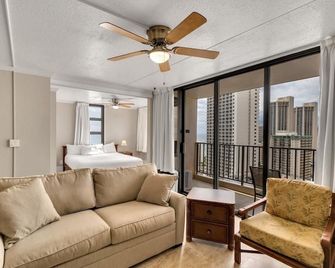 22nd Floor Condo with Stunning Ocean Views and Free Parking! - Honolulu - Bedroom