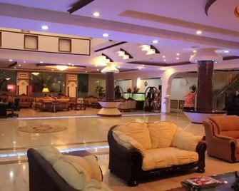 Drive In 24 Hotel - Morādābād - Lobby