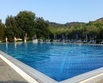 Hotel & Resort Sant'Anna Del Volterraio - Portoferraio - Piscina