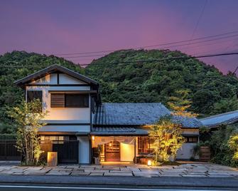 Izumigaya Craft Inn Waraku - Shizuoka - Building