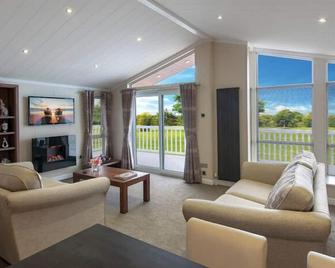Calloose Holiday Park - Hayle - Living room