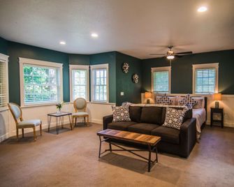 The Campbell House Inn - Eugene - Living room