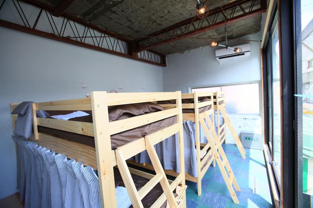 Kamp Houkan-cho Backpacker's Inn & Lounge