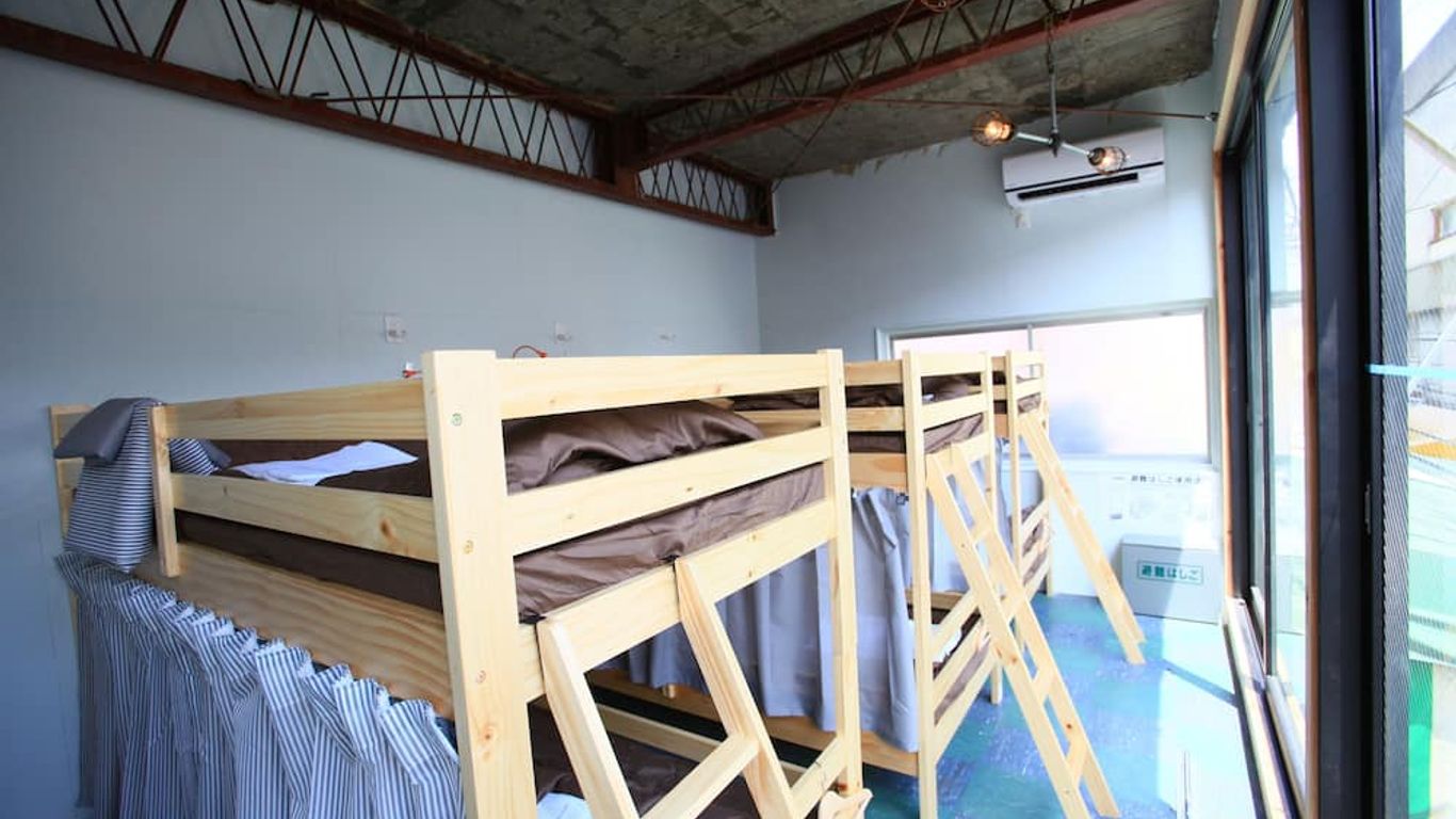 Kamp Houkan-cho Backpacker's Inn & Lounge