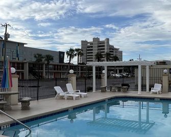Hole Inn the Wall Hotel - Fort Walton Beach - Sunset Plaza - nearby Beaches & Hurlburt - Fort Walton Beach - Pool