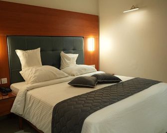 Hotel Krithick grand - Theni