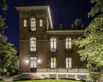 Villa Liberty - Como - Edificio