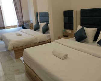 Hotel Lr Delite Inn - Mathura - Slaapkamer