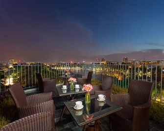 Bella Premier Hotel & Rooftop Skybar - Hanoi - Balcony