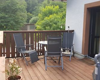 Neumühle vacation apartment with roof terrace, located in the Üßbachtal valley in the nature reserve - Lutzerath - Balcón