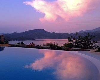 Swan Lake Hotel - Adult Only - Selimiye - Pool