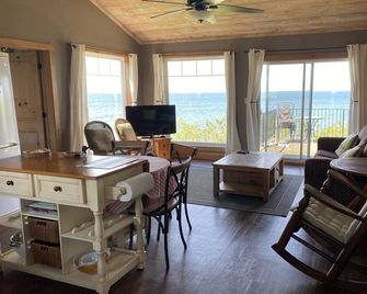 Chardonnay Cottage on the lake - St. Catharines - Dining room
