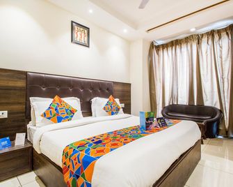 Hotel Le Continental - New Delhi - Bedroom