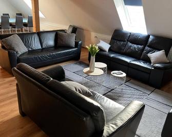 Holiday apartment Bülkau for 1 - 15 persons with 5 bedrooms - Holiday apartment - Cadenberge - Sala de estar