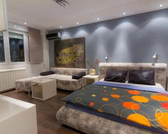 Central Park Apartments - Belgrade - Bedroom
