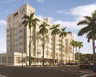 Hampton Inn & Suites Bradenton Downtown Historic District - בריידנטון - בניין