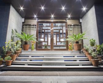 Hotel The Urmi - הארידוואר - בניין