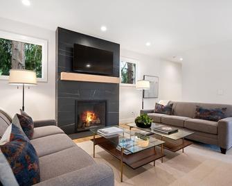 Hot tub, sauna, close to shops & restaurants! - West Linn - Sala de estar