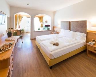 Hotel Ambassador - Levico Terme - Camera da letto