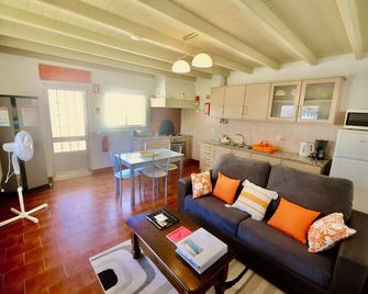 Laranjeira - House with private garden and pool - Caldas da Rainha - Huiskamer