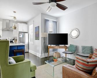 The Indigo Suite At Morrison Manor On Second Floor - Charleston - Salon