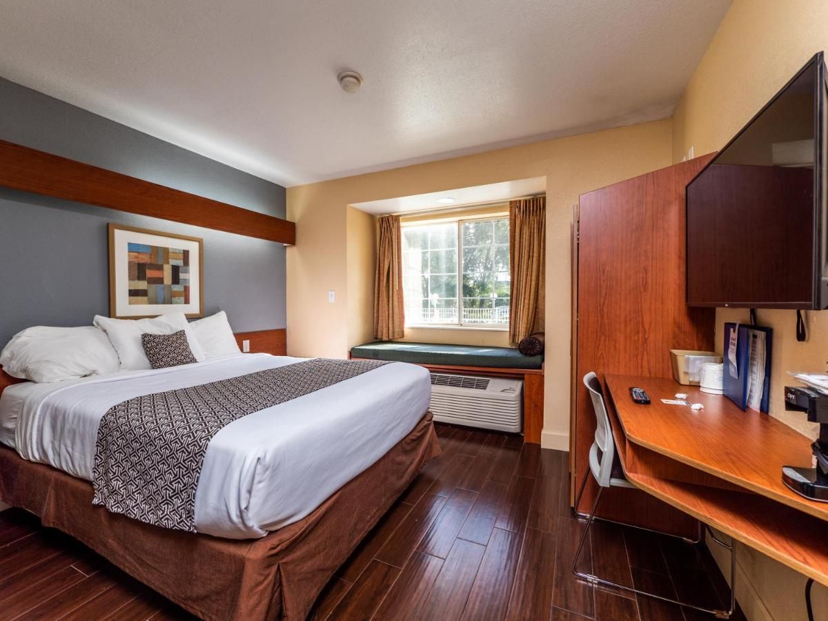 Microtel Inn & Suites by Wyndham Ocala thumbnail 3