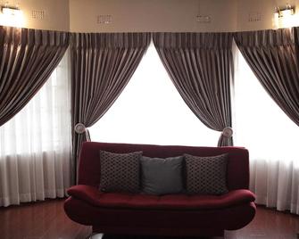 Triple Palms Bed and Breakfast - Gaborone - Wohnzimmer