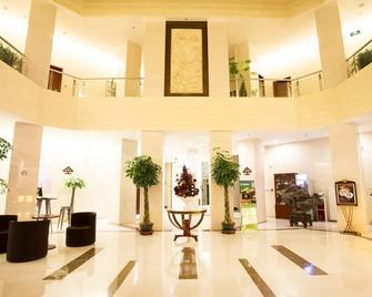 Greentree Inn Zibo Zichuan District Flyover Business Hotel - Zibo - Lobby