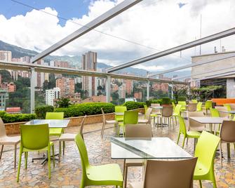 دييز هوتل كاتيجوريا كولومبيا - ميديلين - مطعم