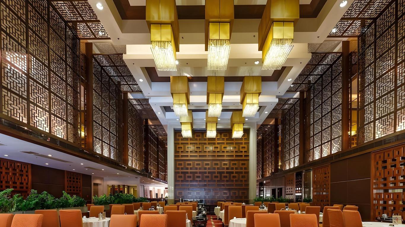 Grand Royal Hotel