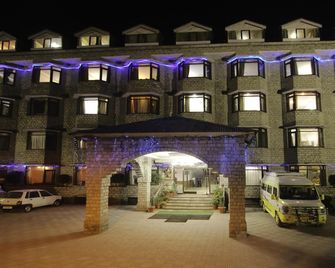 New Kenilworth International - Manali - Edificio
