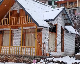 Pumpkin Stays Boutique Cottages And Tree House - Gushaini - Building