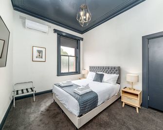 Romano's Hotel & Suites Wagga Wagga - ווגה ווגה - חדר שינה