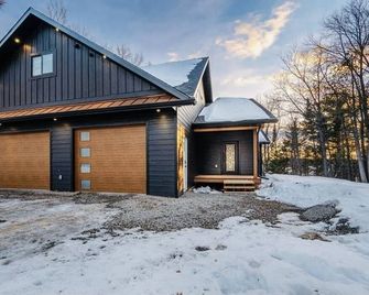 Modern Cabin on Beautiful Pokegama Lake - Grand Rapids - Building
