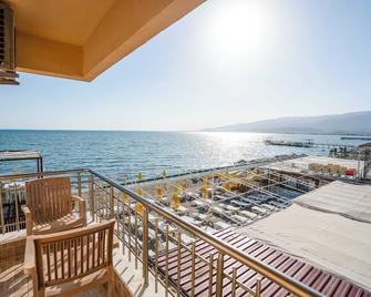 Kutlugun Sahil Otel - Akçay - Balcone