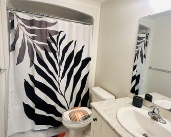Sky Cove - Modern Comfort, Simple, Cozy, Central - Saint Thomas