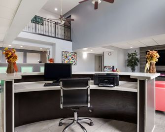 Quality Suites Tulsa I-44 - טולסה - לובי